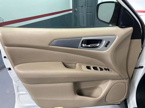 Used 2018 Nissan Pathfinder SL w/ SL Premium Package image 18