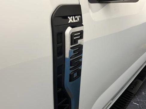Used 2023 Ford F350 XLT image 37
