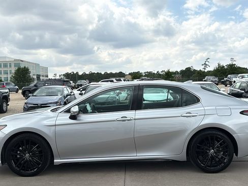 Used 2022 Toyota Camry XSE FWD image 2