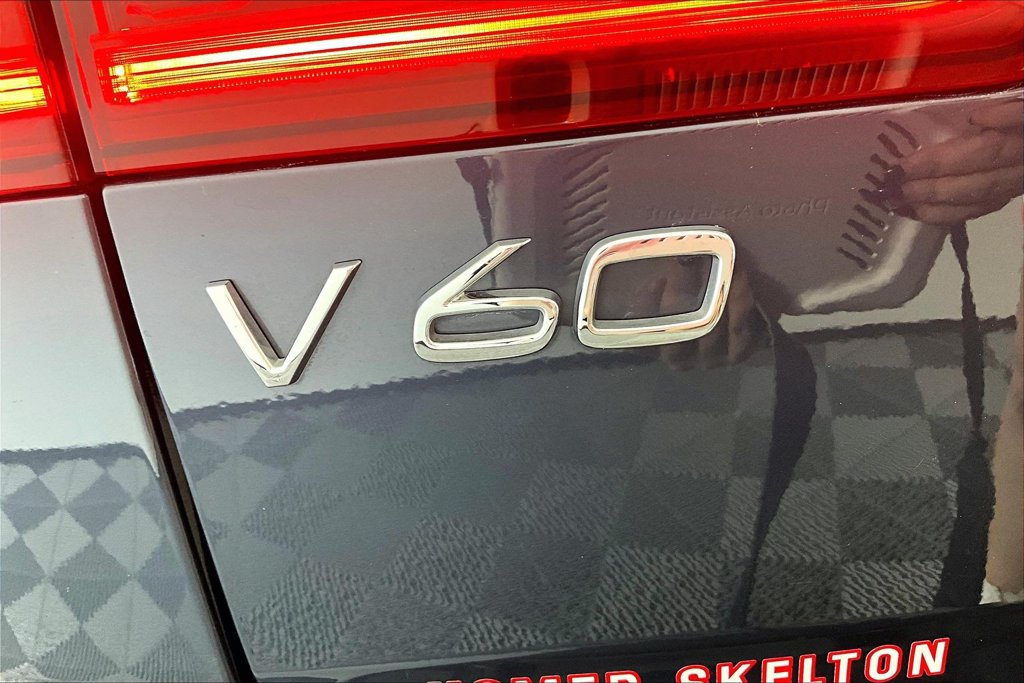 Used 2025 Volvo V60 B5 Cross Country Plus AWD/4WD image 14
