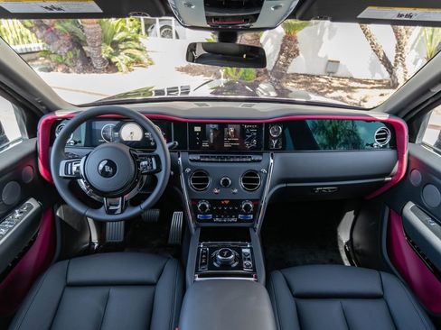 New 2026 Rolls-Royce Cullinan AWD/4WD image 4