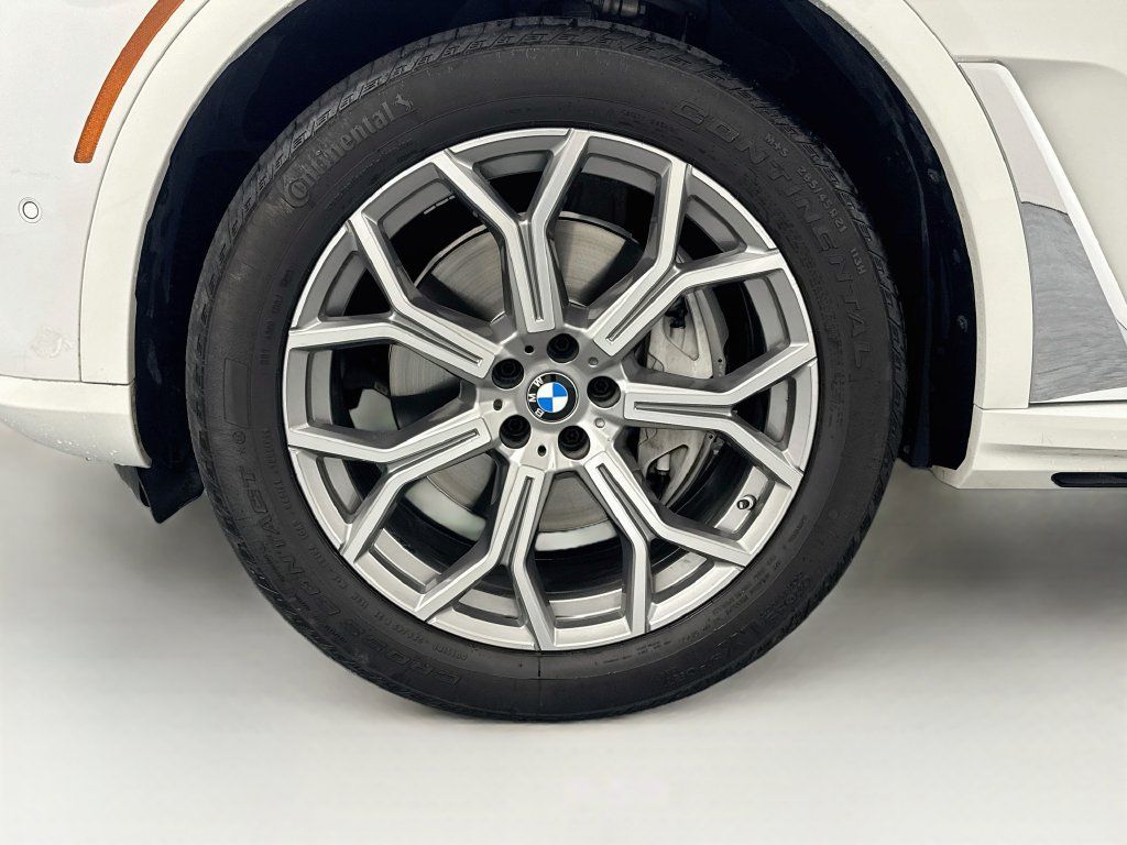 Used 2024 BMW X7 xDrive40i AWD/4WD image 35