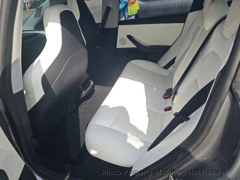 Used 2024 Tesla Model 3 Performance image 3