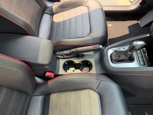 Used 2014 Volkswagen Jetta GLI FWD image 27