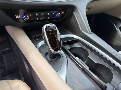 Used 2020 Buick Enclave Essence FWD image 17