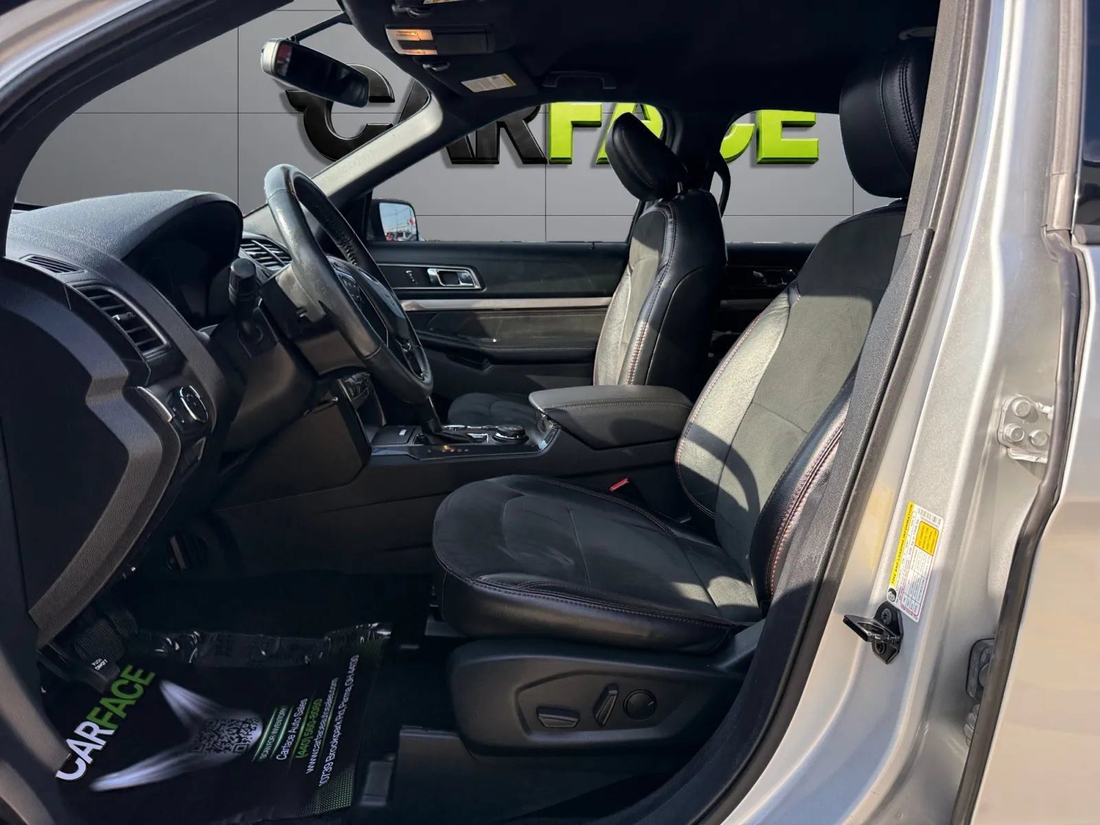 Used 2019 Ford Explorer XLT w/ Equipment Group 202A AWD/4WD image 16