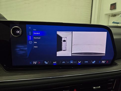 New 2025 Chevrolet Suburban Z71 w/ Z71 Off-Road Package image 21