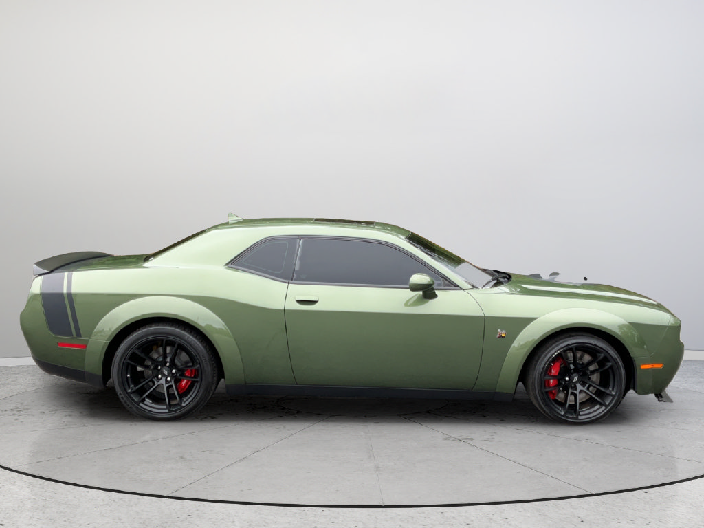 Used 2022 Dodge Challenger R/T Scat Pack RWD image 5