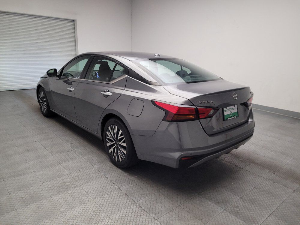 Used 2024 Nissan Altima 2.5 SV FWD image 5