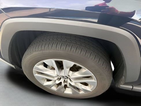 Used 2022 Toyota RAV4 XLE Premium FWD image 9