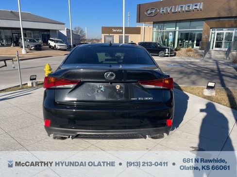 Used 2018 Lexus IS 300 F Sport w/ F Sport Package image 4