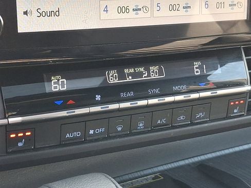 Certified 2023 Toyota Sienna XSE image 18