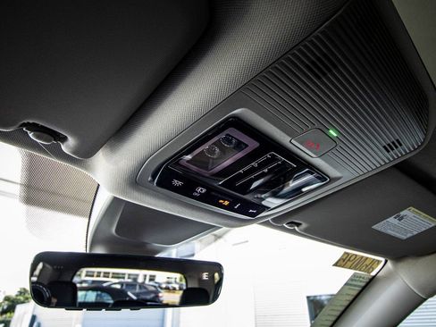 New 2026 Volkswagen Atlas SE image 42