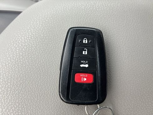 Used 2021 Toyota Camry SE w/ Convenience Package image 26