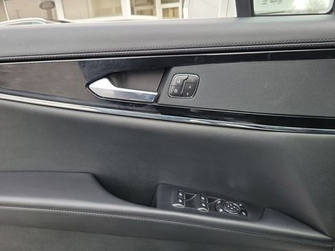 Certified 2023 Lincoln Nautilus AWD w/ Premium Package image 18