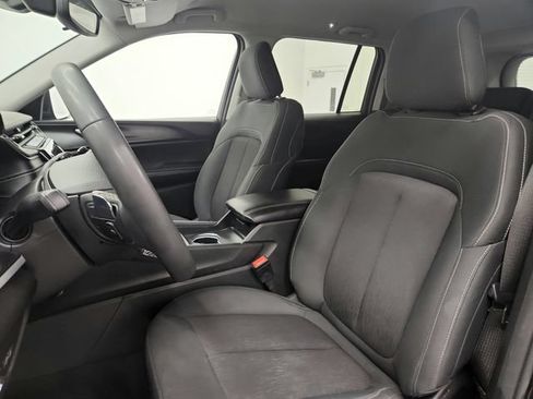 Used 2024 Jeep Grand Cherokee Laredo RWD image 19
