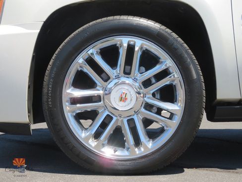 Used 2014 Cadillac Escalade ESV Platinum AWD/4WD image 18