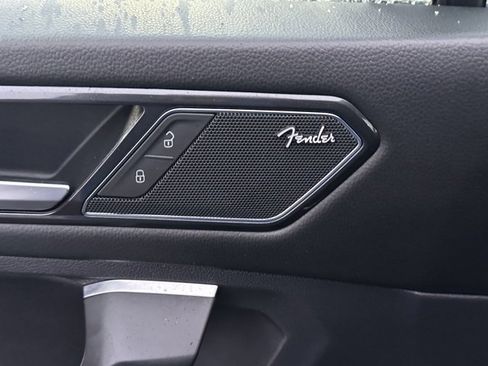 Certified 2022 Volkswagen Tiguan SEL R-Line image 19