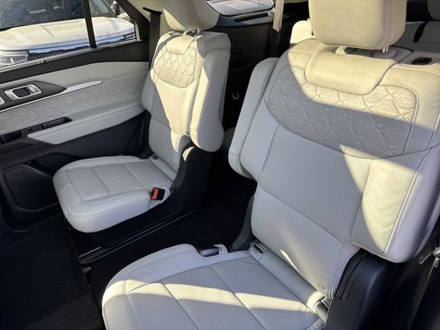 Used 2025 Ford Explorer Platinum w/ LUX Leather Package image 37