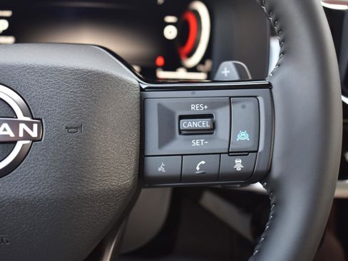 New 2026 Nissan Pathfinder SL FWD image 36