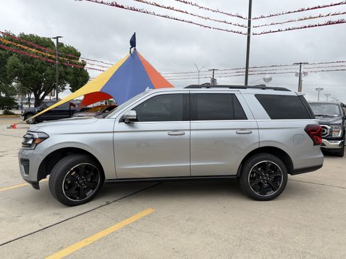 Used 2024 Ford Expedition Limited RWD image 10