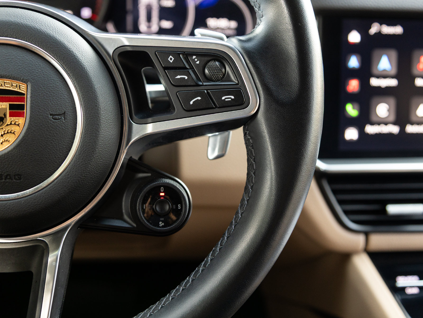 Certified 2023 Porsche Cayenne Coupe AWD/4WD image 16