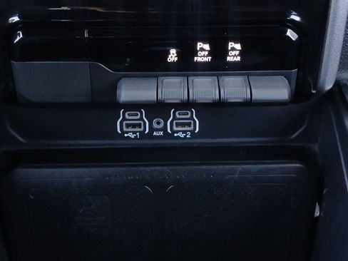 Used 2025 RAM 1500 Lone Star AWD/4WD image 10