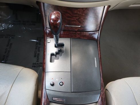 Used 2011 Toyota Avalon Limited FWD image 35