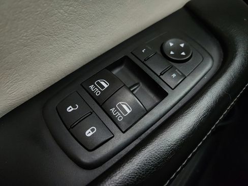 Used 2016 Dodge Challenger R/T Scat Pack w/ Driver Convenience Group RWD image 24