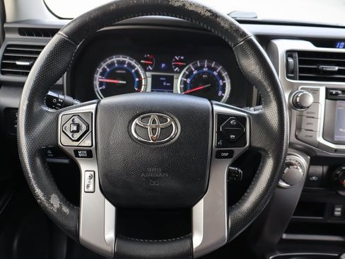 Used 2016 Toyota 4Runner SR5 image 5