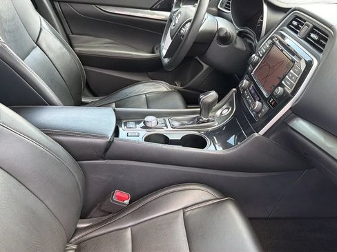 Used 2020 Nissan Maxima 3.5 SV w/ Floor Mat Group FWD image 22