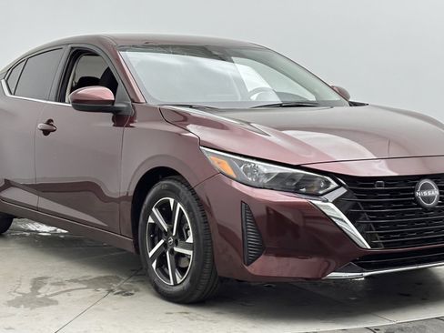 Used 2024 Nissan Sentra SV image 3