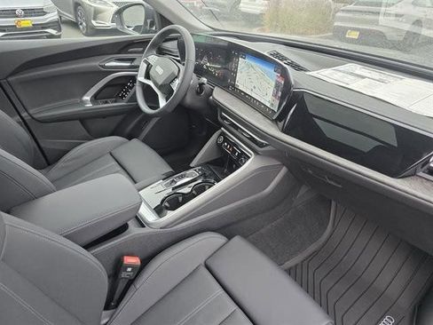 Used 2025 Audi Q5 Premium Plus image 19
