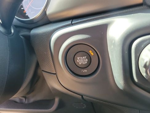 Used 2019 Jeep Wrangler Sport AWD/4WD image 31