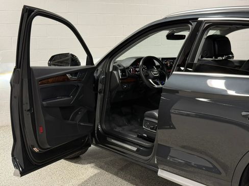 Used 2018 Audi Q5 2.0T Premium Plus w/ Premium Plus Package AWD/4WD image 10