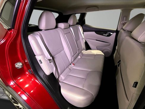 Used 2022 Nissan Rogue Sport SL image 25