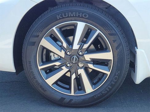 New 2025 Nissan Versa SV w/ Trunk Package image 4