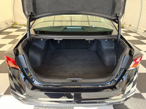 Used 2025 Nissan Altima 2.5 SV image 4