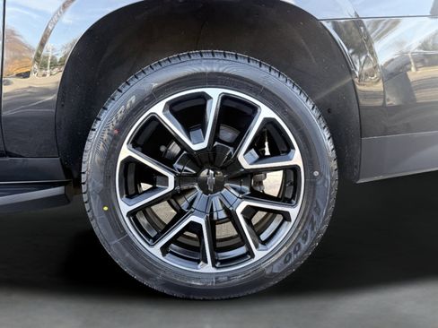 Used 2021 Chevrolet Suburban RST w/ Luxury Package image 82