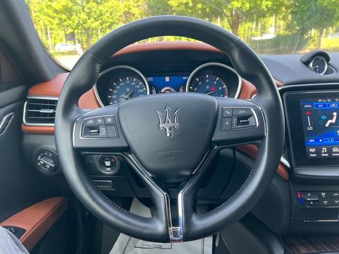 Used 2019 Maserati Ghibli S Q4 AWD/4WD image 24