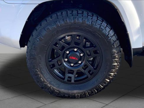 Used 2019 Toyota 4Runner TRD Off-Road Premium AWD/4WD image 11