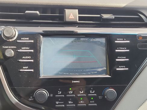 Used 2020 Toyota Camry LE image 22