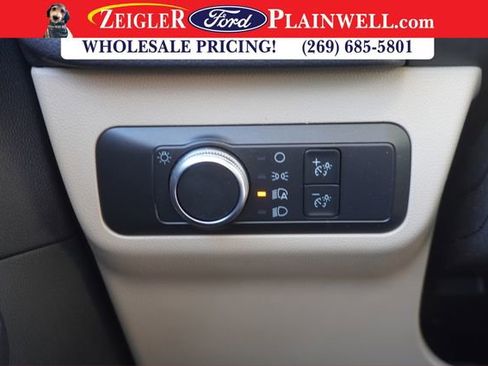 Used 2022 Ford Escape SE image 27