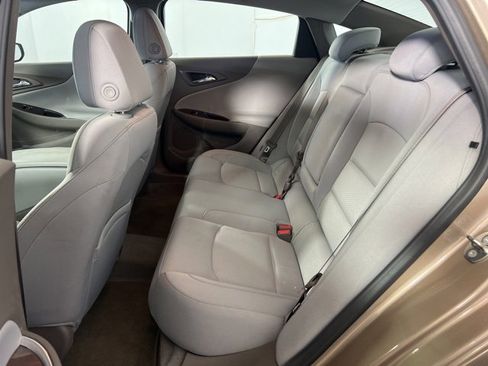 Used 2018 Chevrolet Malibu LT image 10
