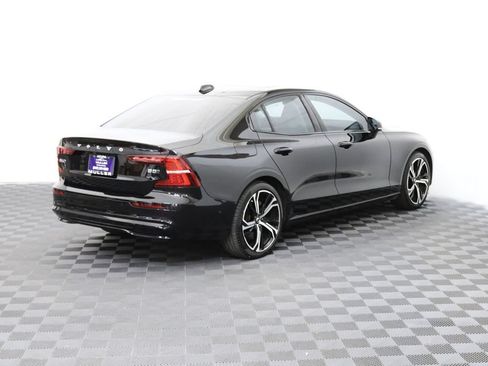 Used 2024 Volvo S60 B5 Plus AWD/4WD image 9