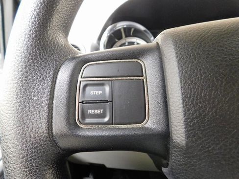 Used 2012 Dodge Grand Caravan SE image 23