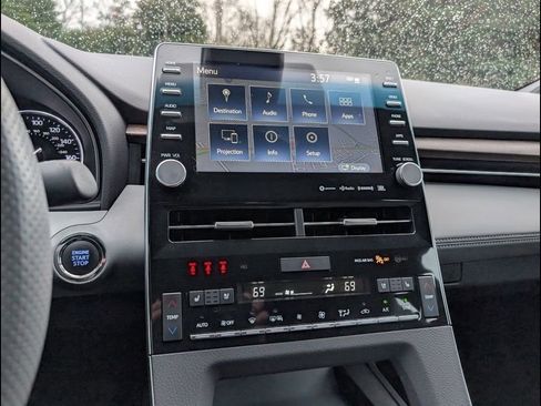 Used 2022 Toyota Avalon Limited image 21