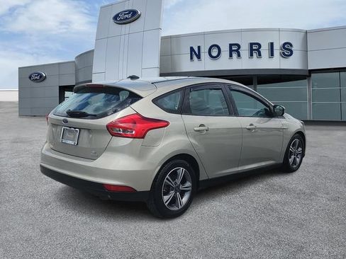 Used 2016 Ford Focus SE FWD image 4