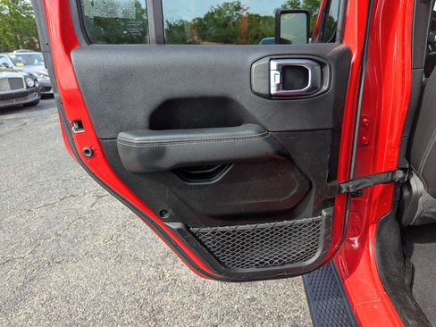 Used 2021 Jeep Wrangler Unlimited Sahara image 35