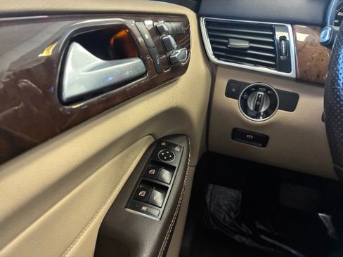 Used 2017 Mercedes-Benz GLS 450 4MATIC image 19